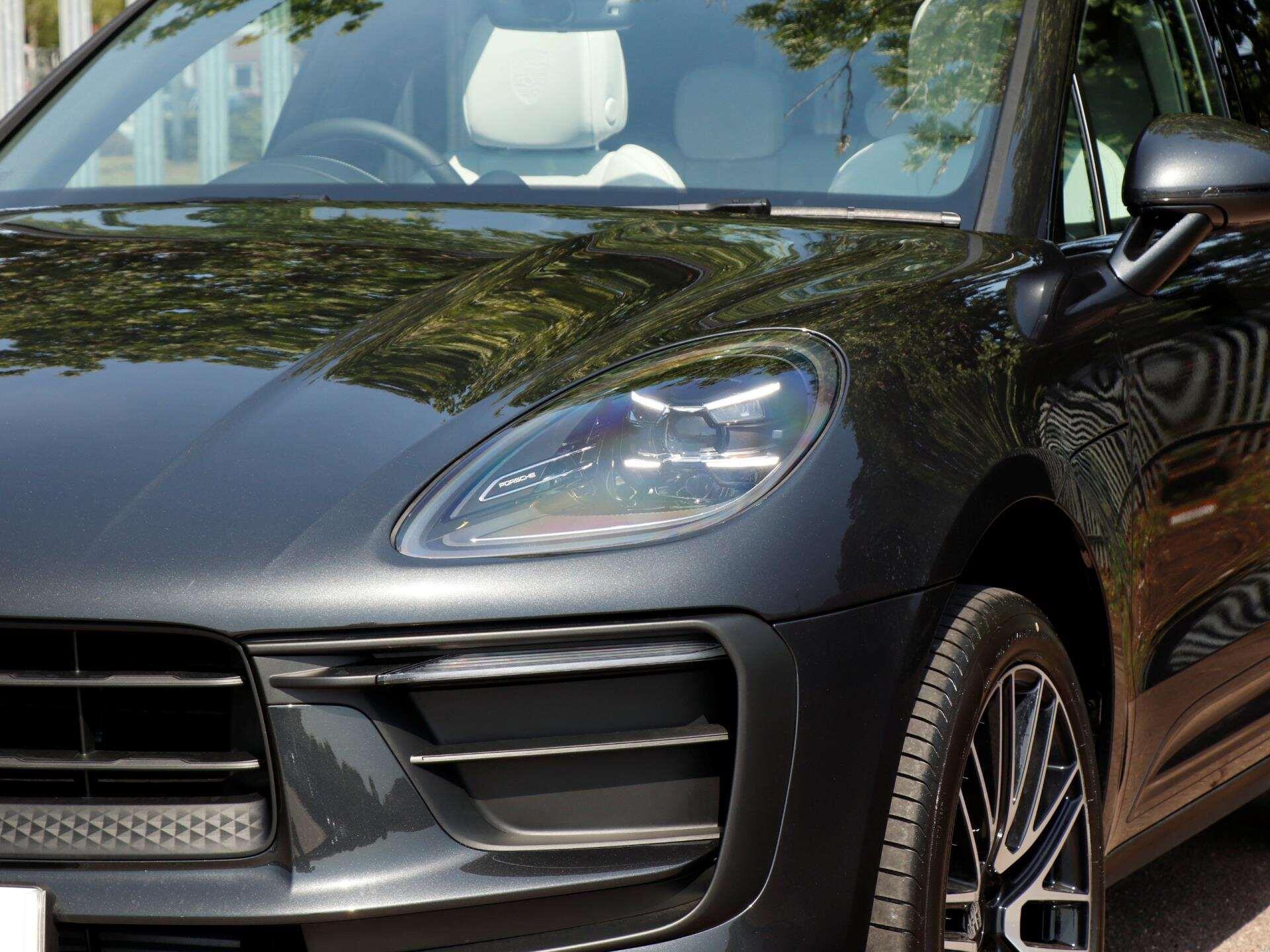 Porsche Macan view 35