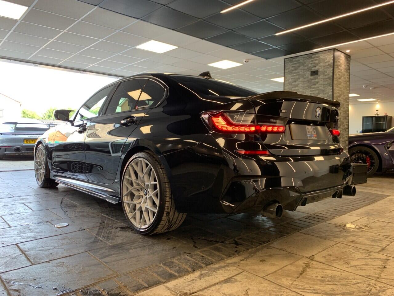 BMW 3 Series view 19