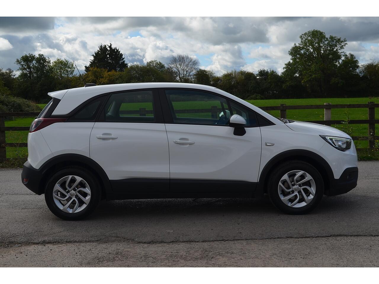 Vauxhall Crossland X view 10