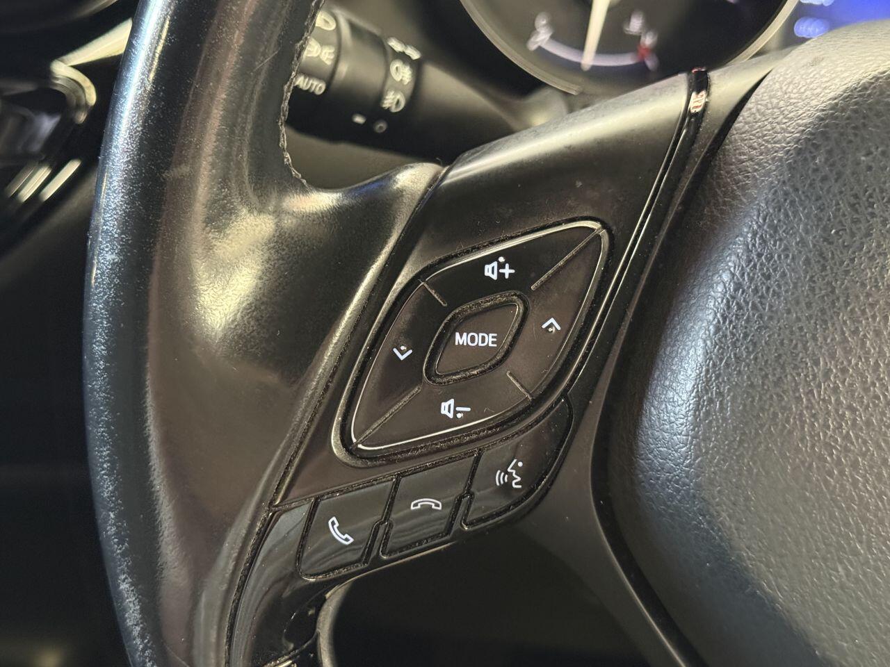 Toyota C-HR view 36
