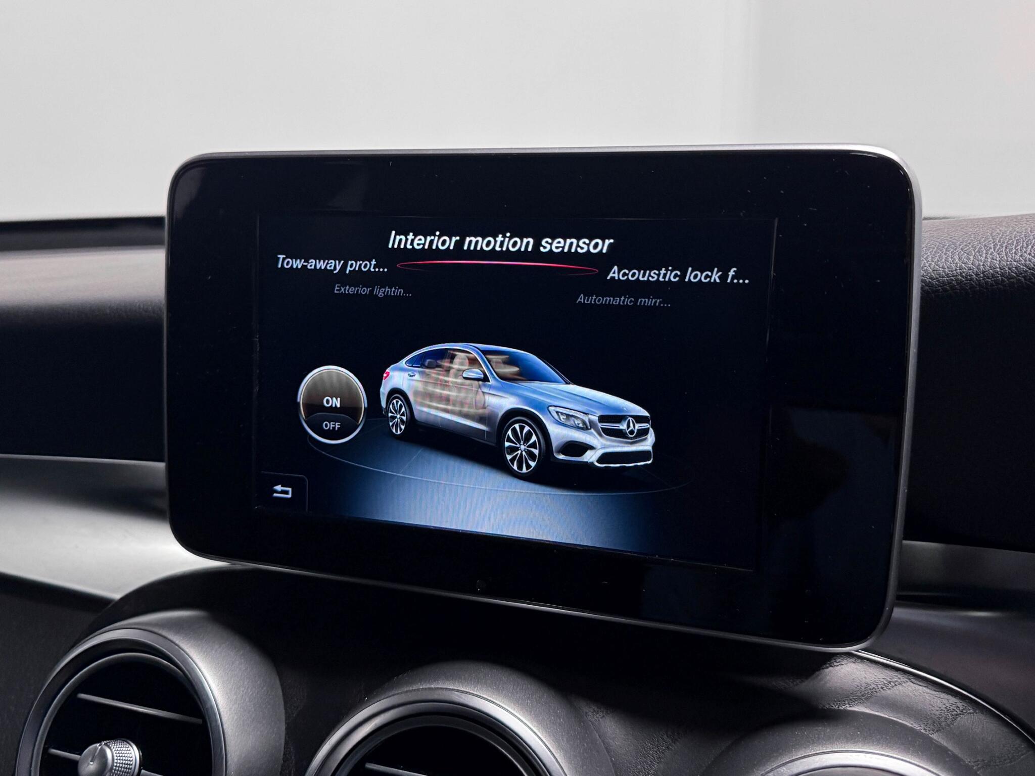 Mercedes-Benz GLC view 53