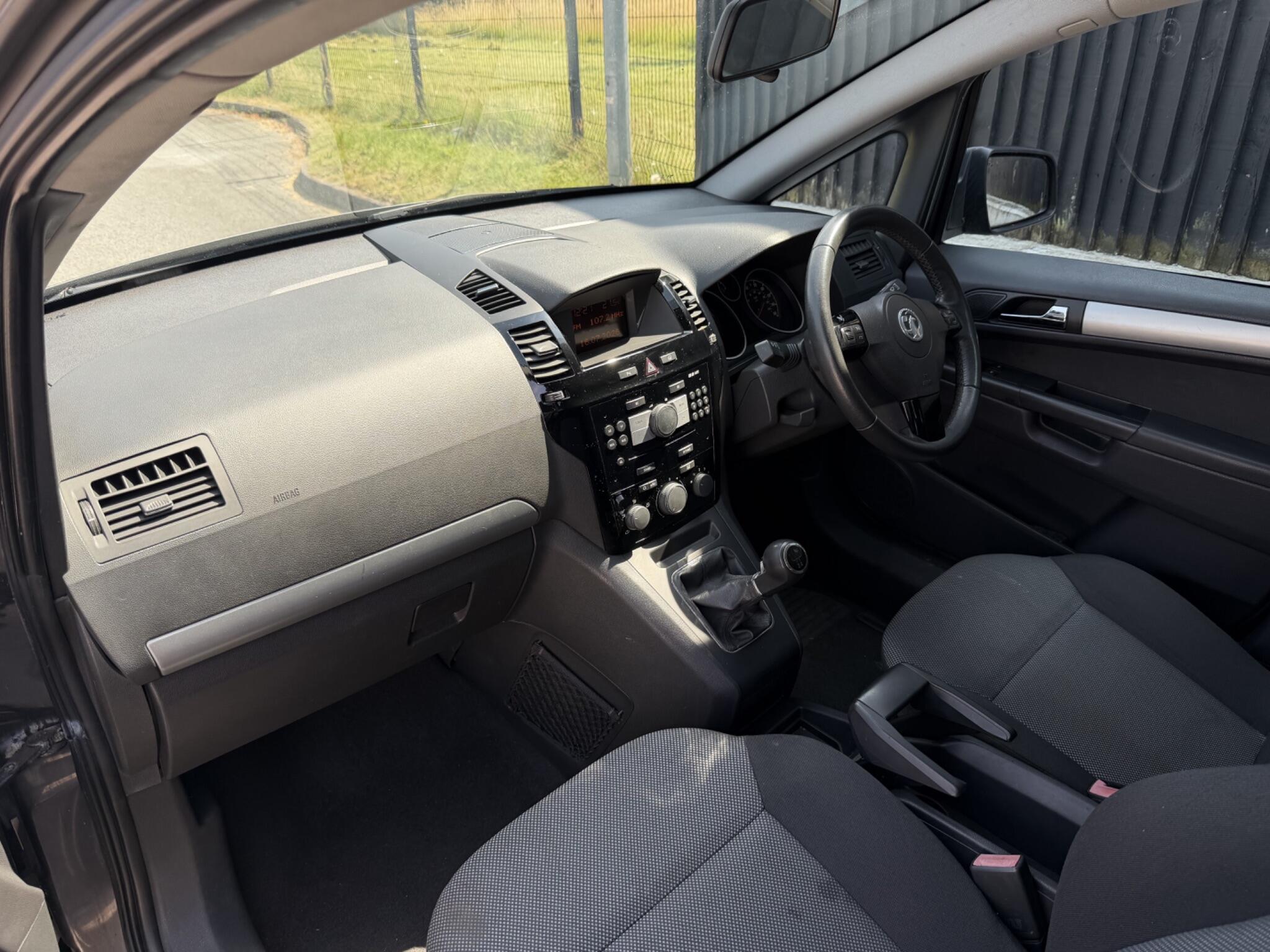 Vauxhall Zafira view 10