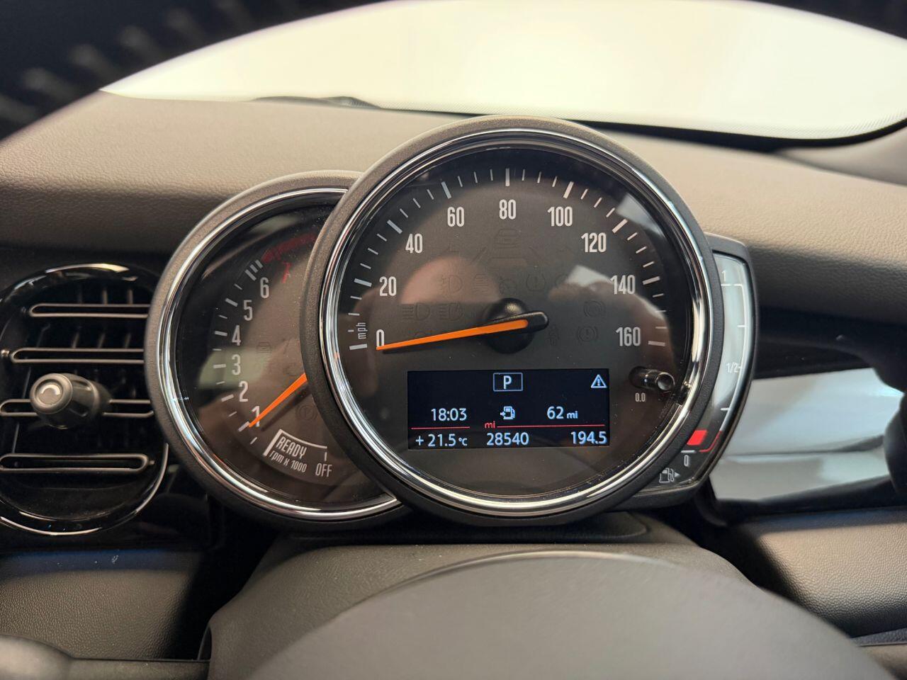 Mini Cooper view 38