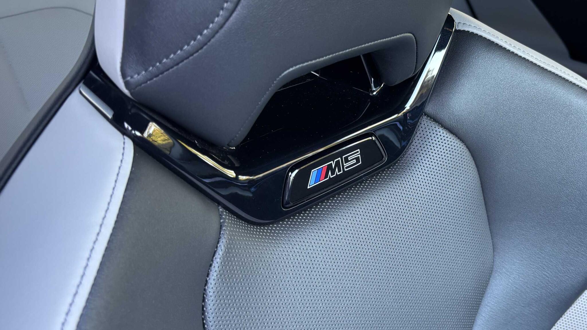 BMW M5 view 30
