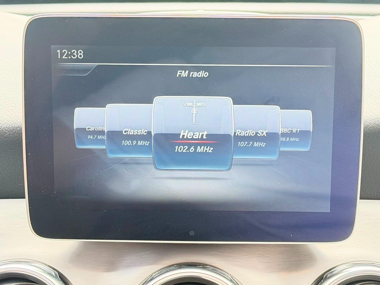 Mercedes-Benz Gla view 27