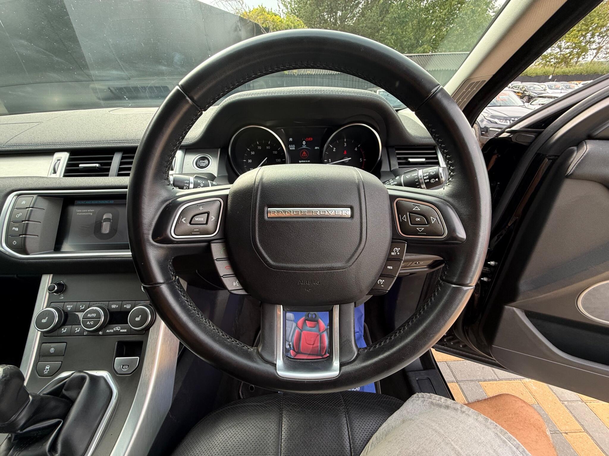 Land Rover Range Rover Evoque view 28