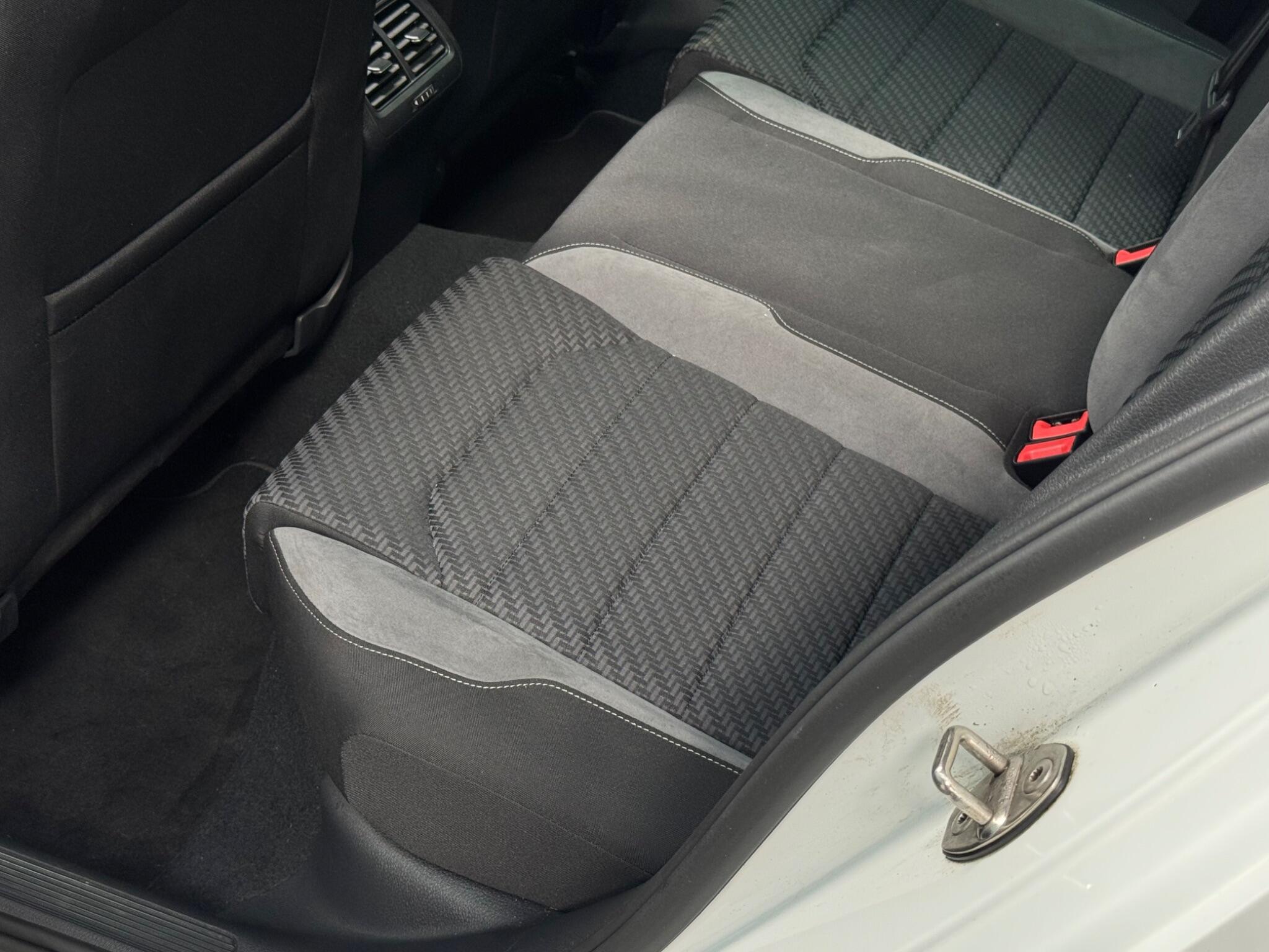 Volkswagen Golf view 58
