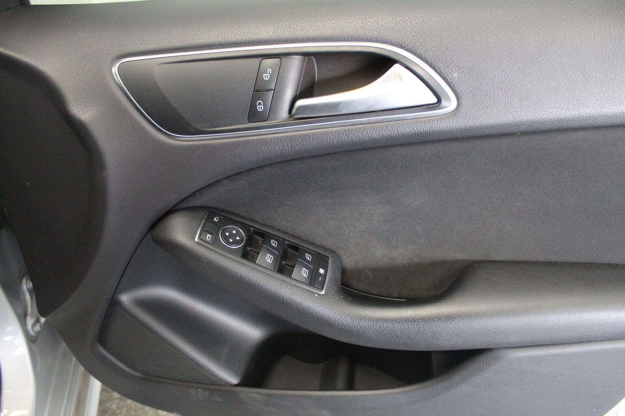 Mercedes-Benz B-Class view 46