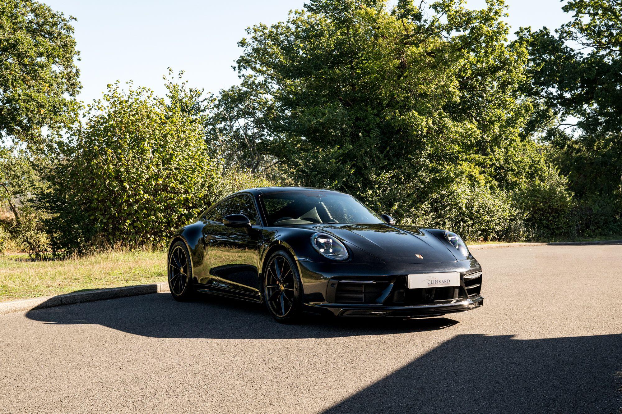 Porsche 911 view 9