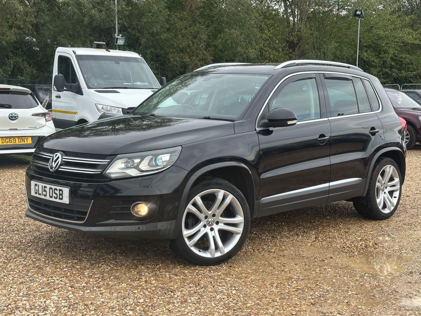 Volkswagen Tiguan view 2