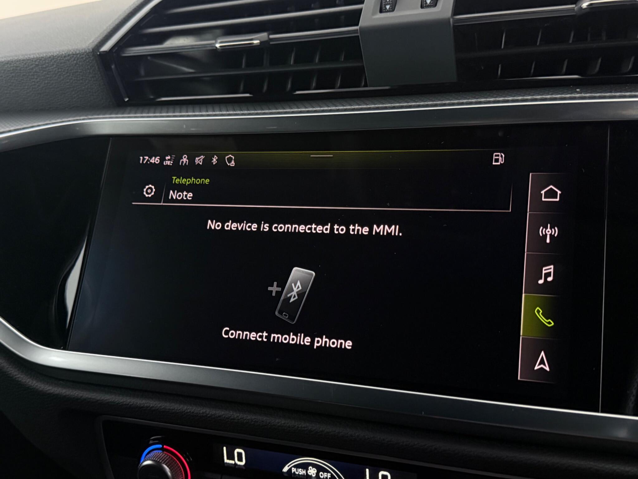 Audi Q3 view 25