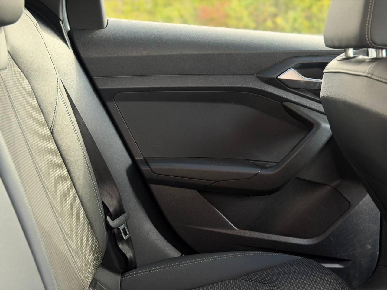 Audi A1 view 16