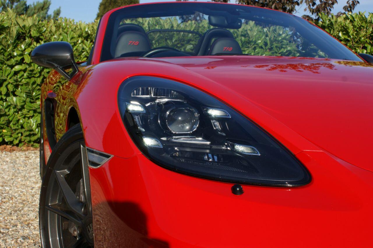 Porsche 718 Boxster view 8