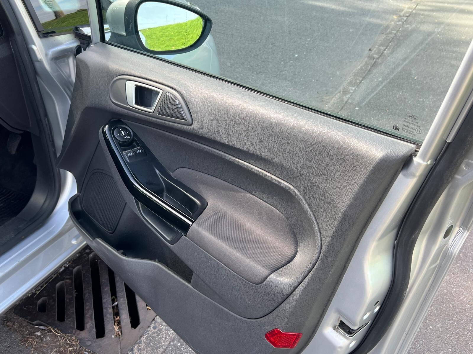 Ford Fiesta view 32