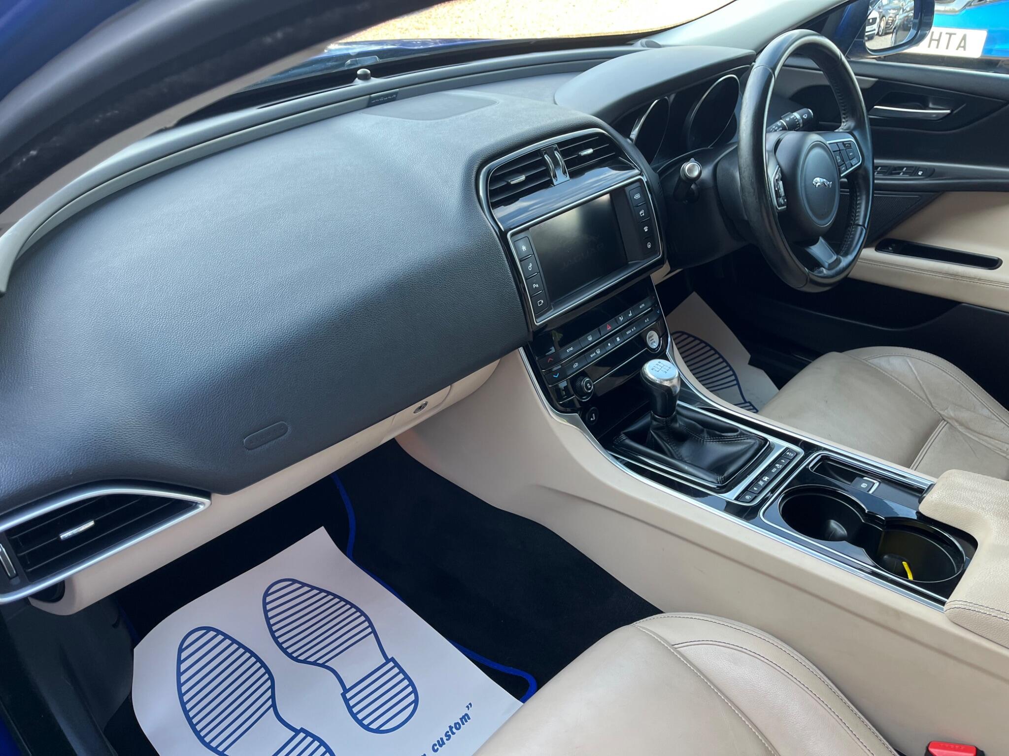 Jaguar XE view 10