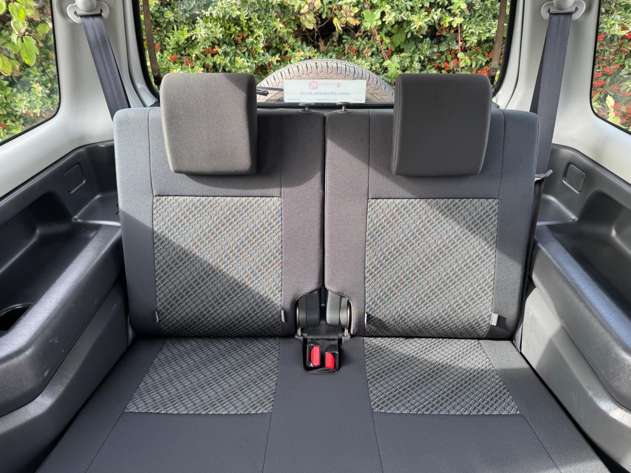 Suzuki Jimny view 26