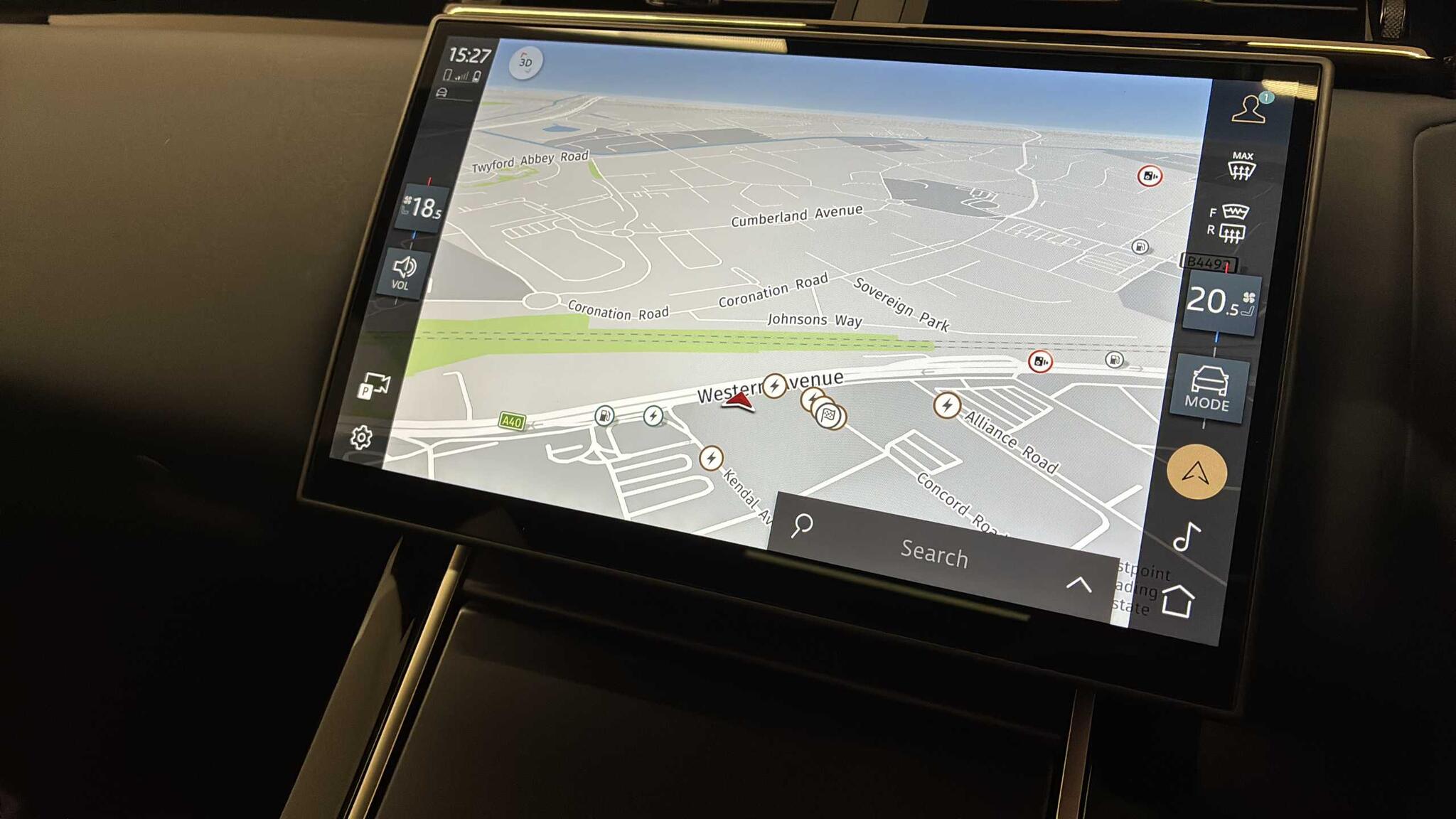 Land Rover Range Rover Velar view 11