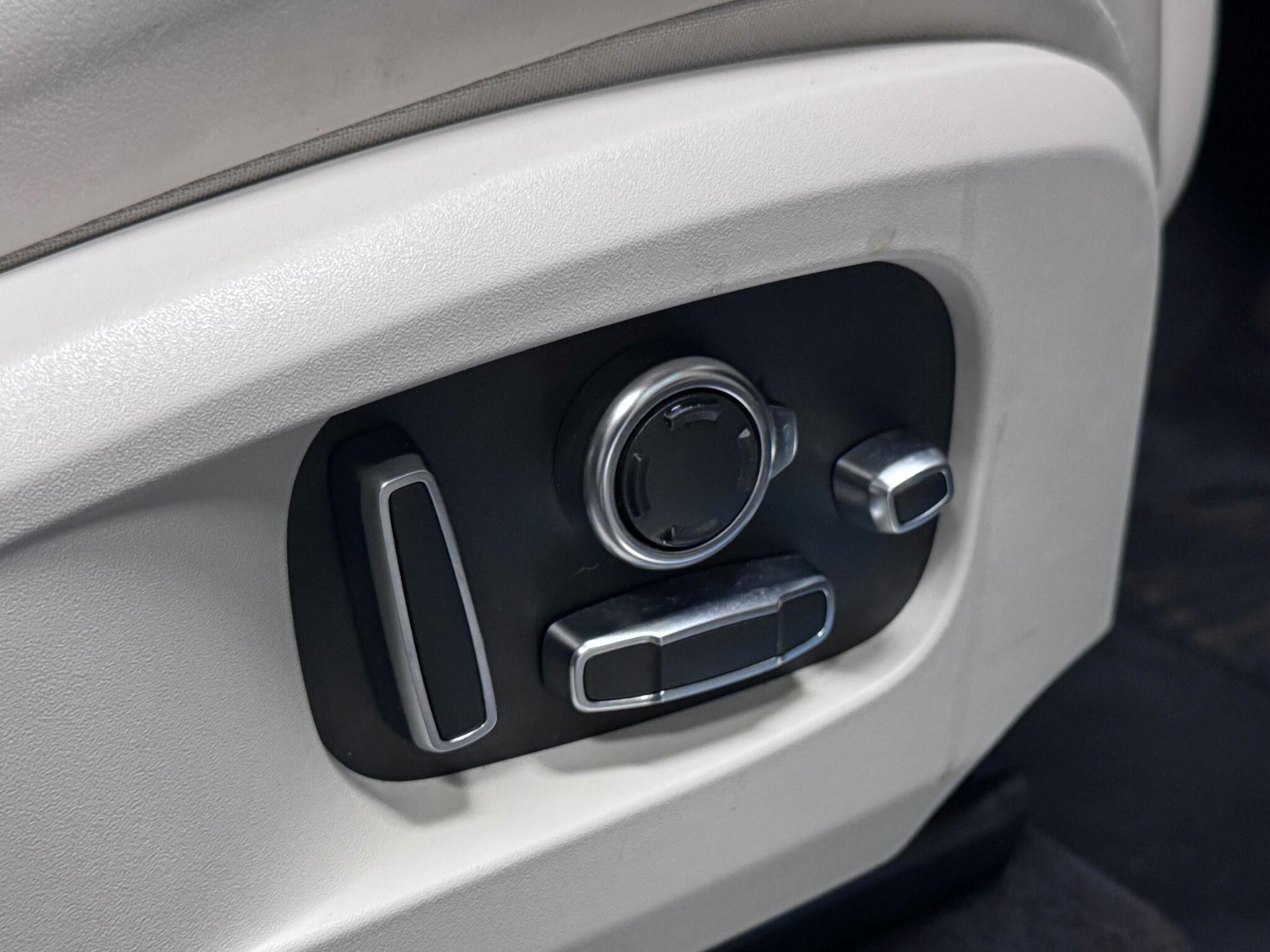 Jaguar F-Pace view 37