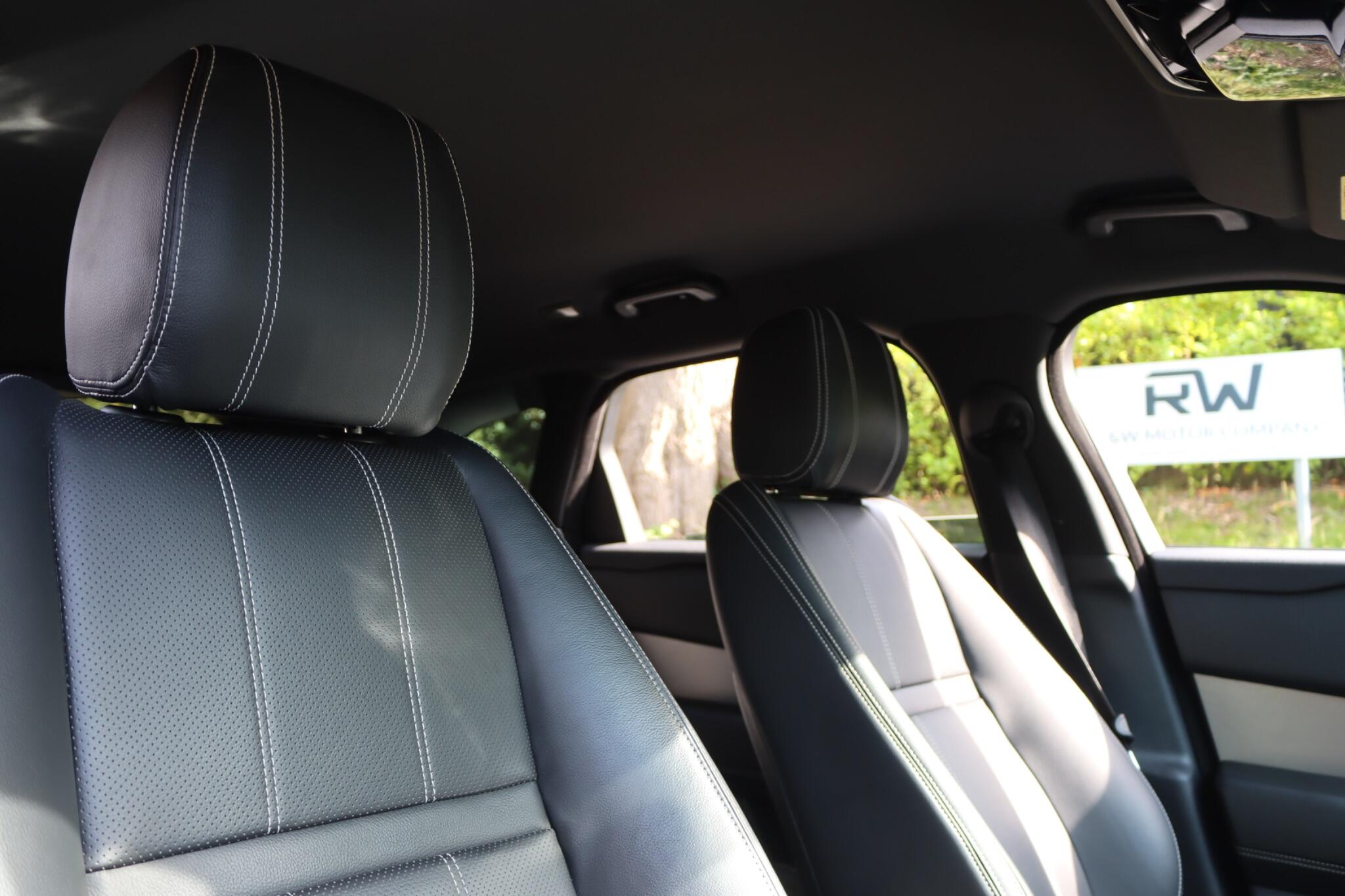 Land Rover Range Rover Velar view 9