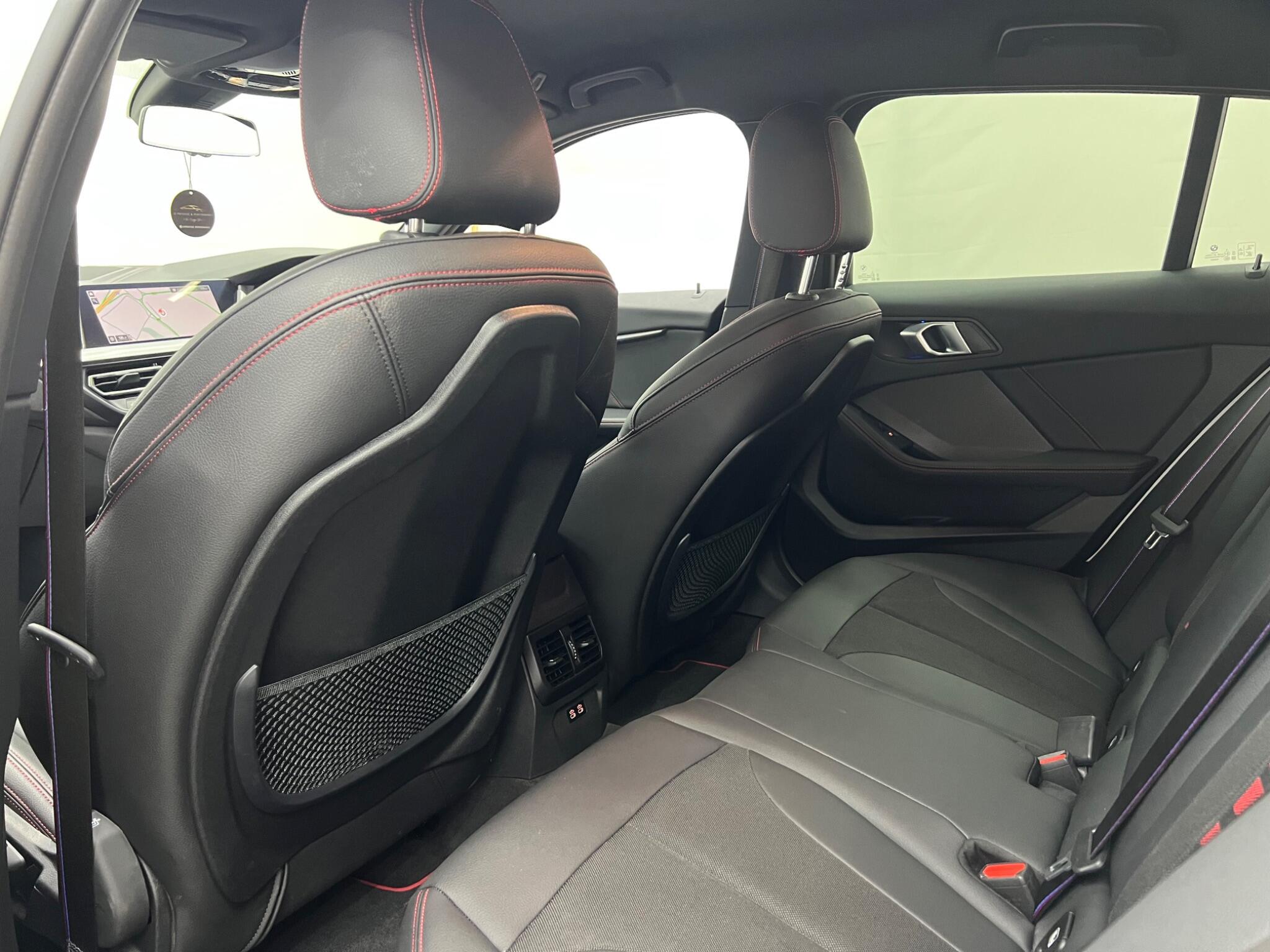 BMW 1 Series view 23
