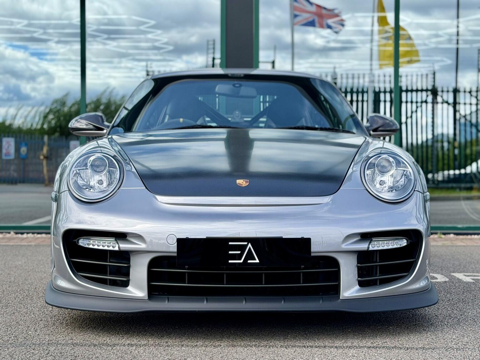Porsche 911 view 14