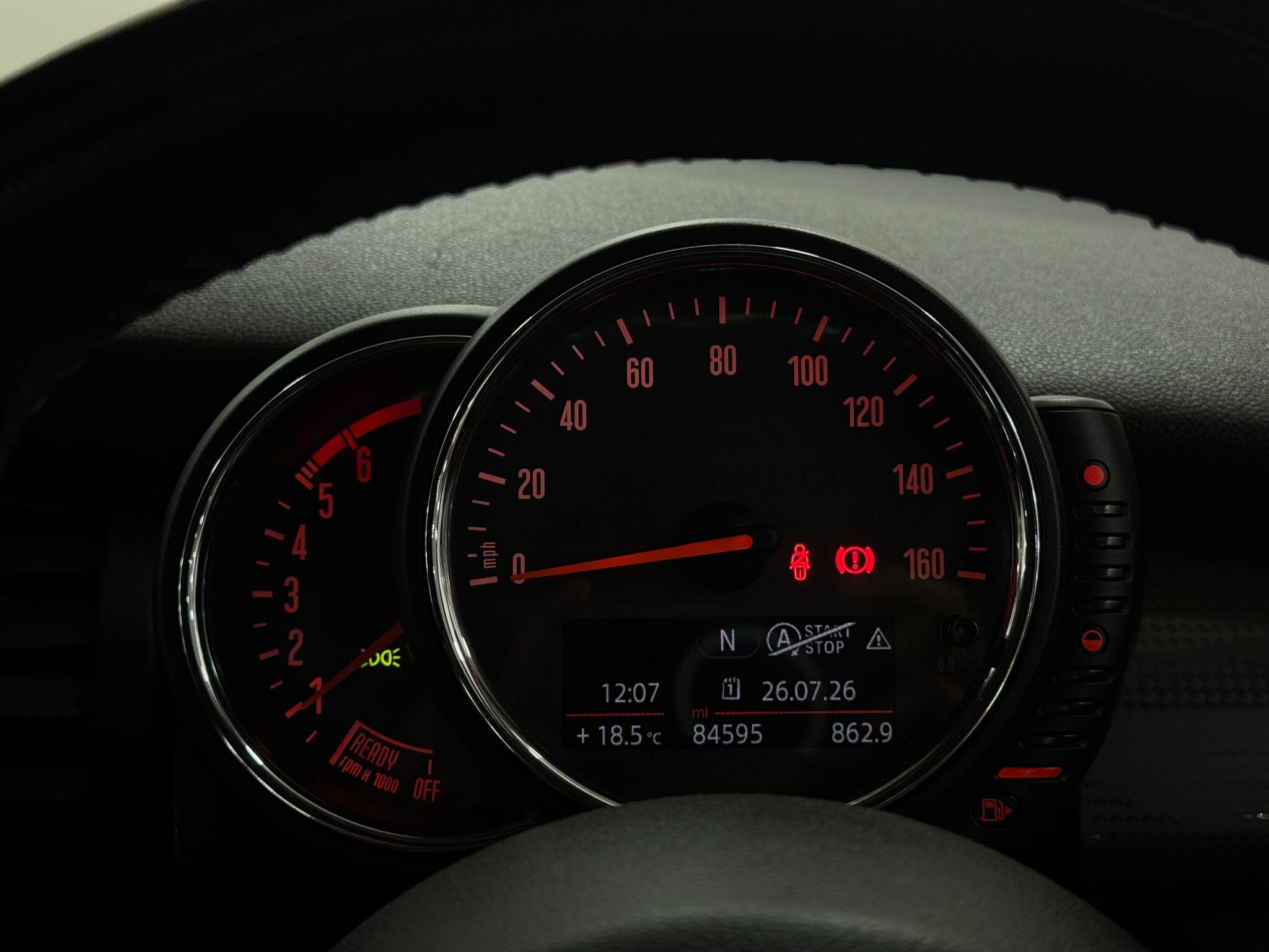 Mini Hatch view 38