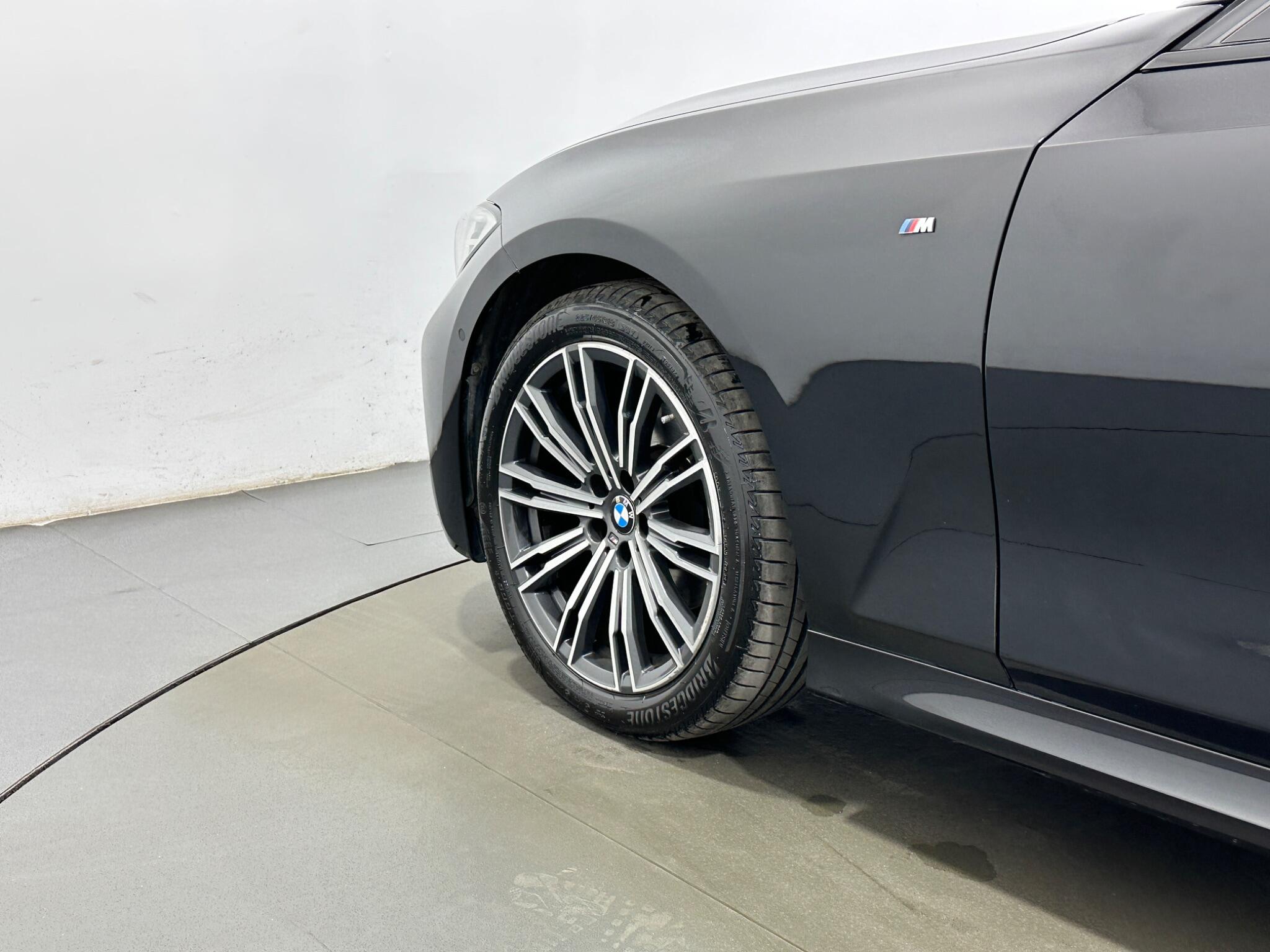 BMW 3 Series view 51