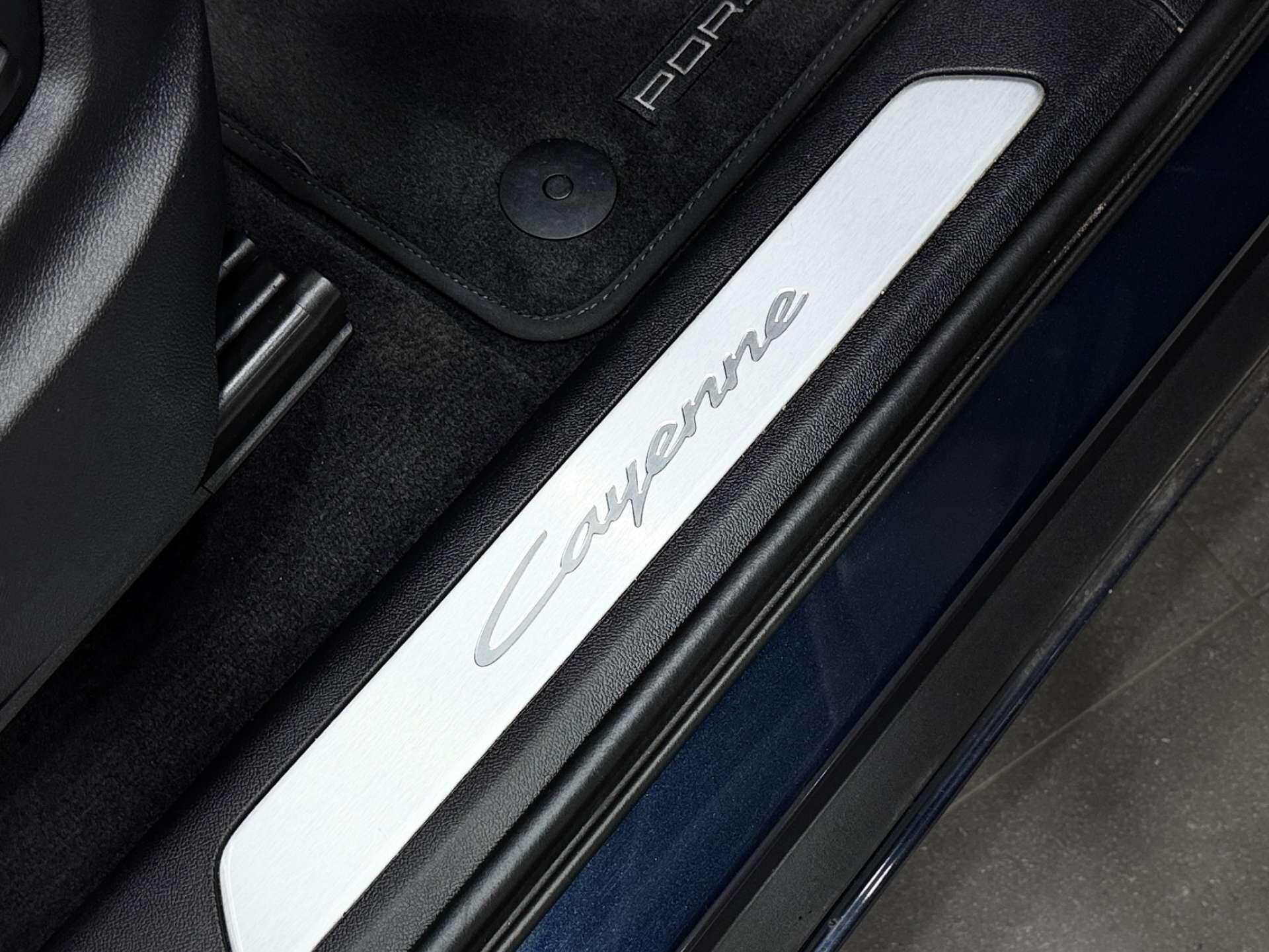 Porsche Cayenne view 41