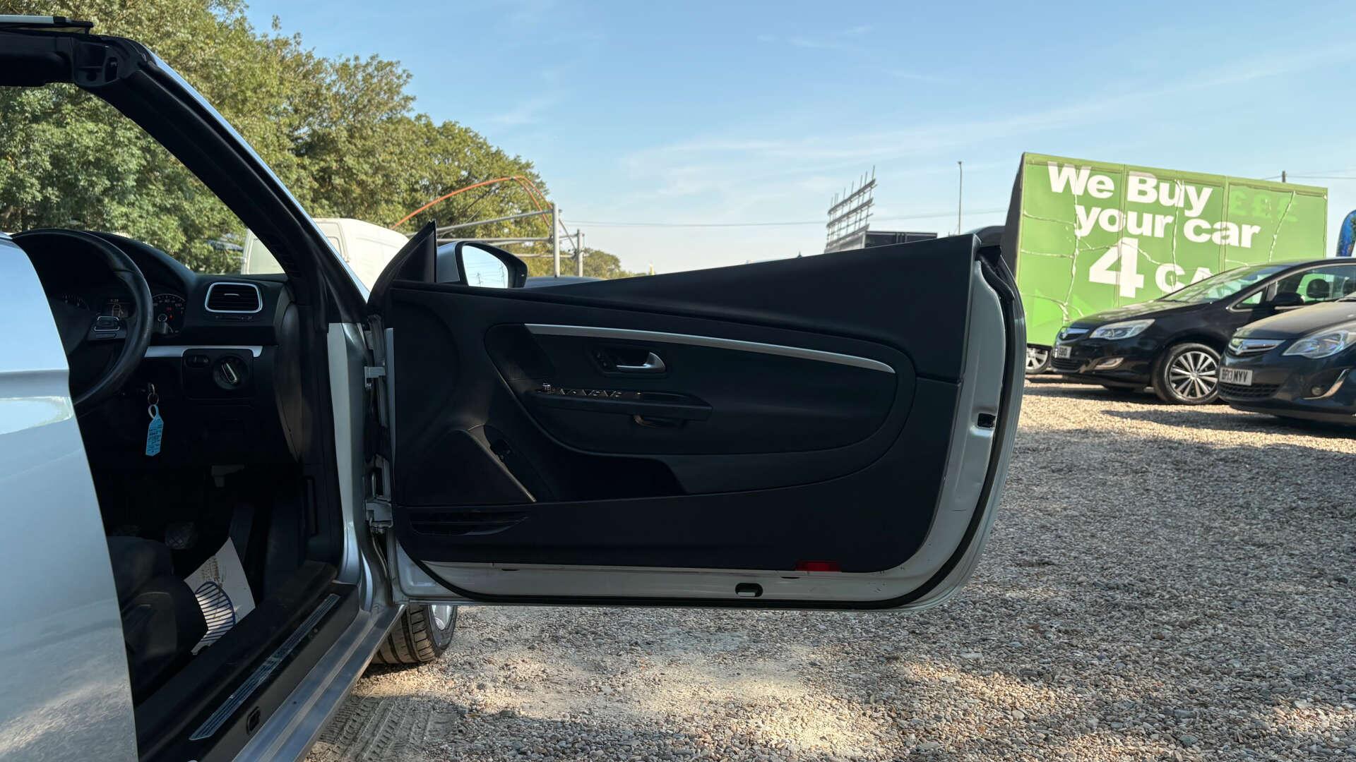 Volkswagen Eos view 36