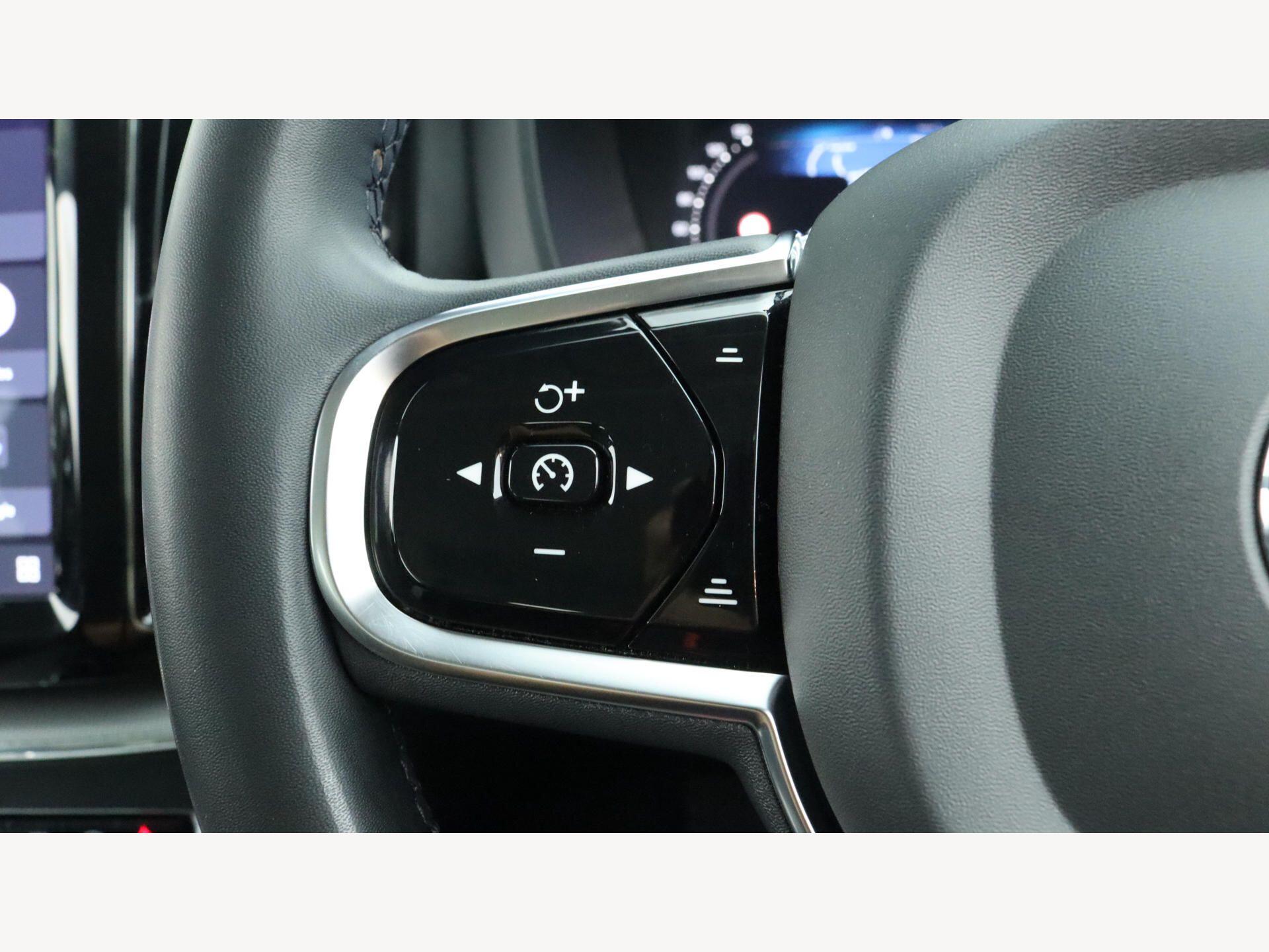 Volvo XC60 view 22