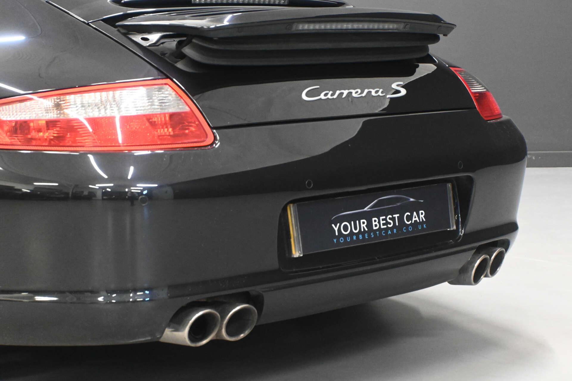 Porsche 911 view 18