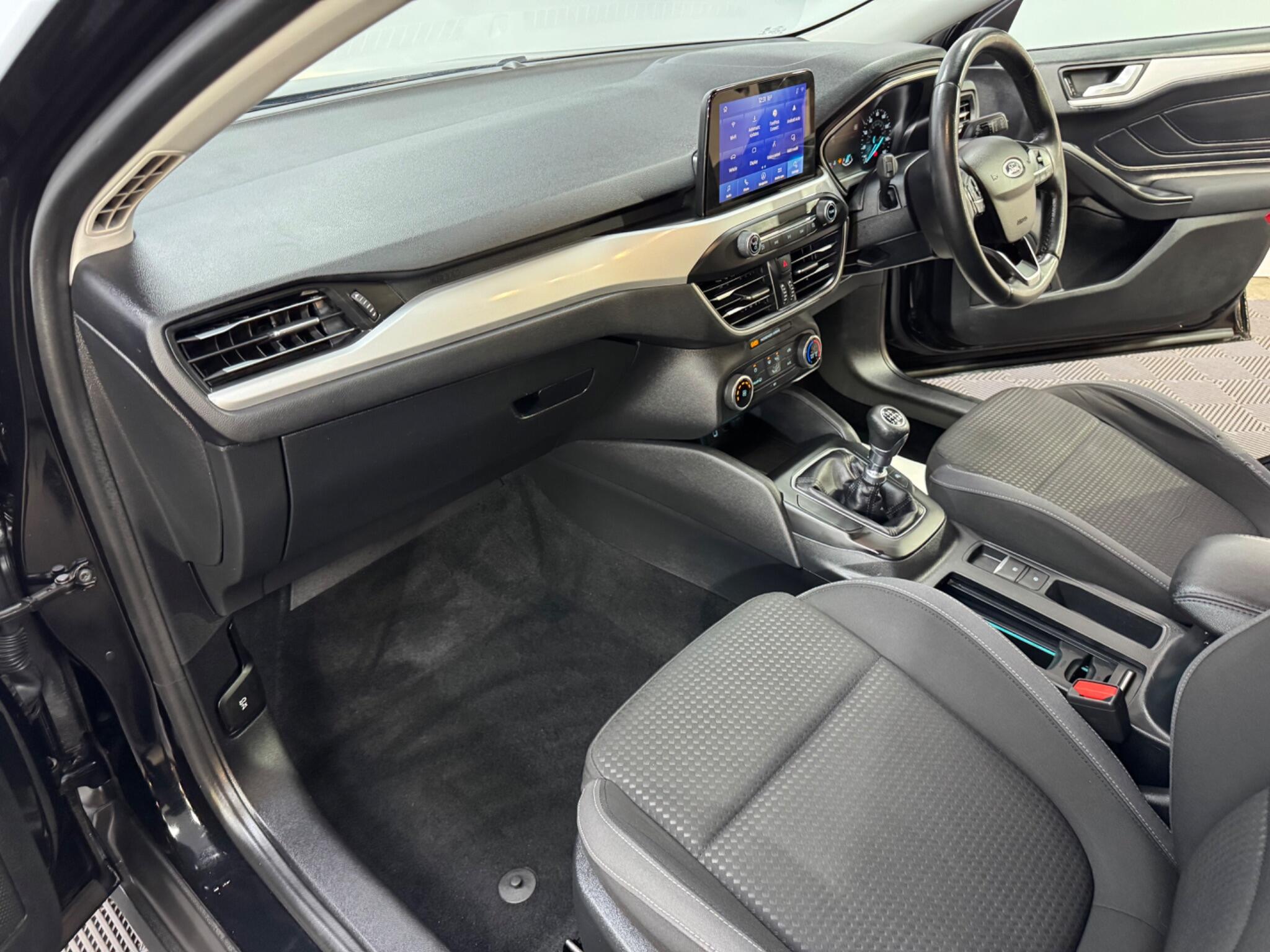 Ford Focus view 41