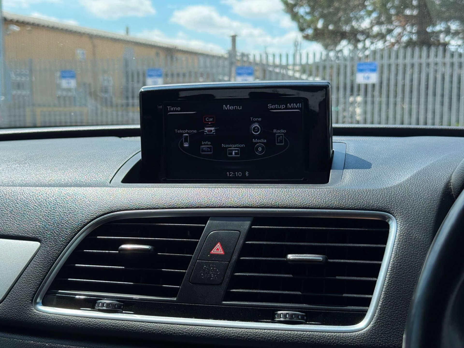 Audi Q3 view 65