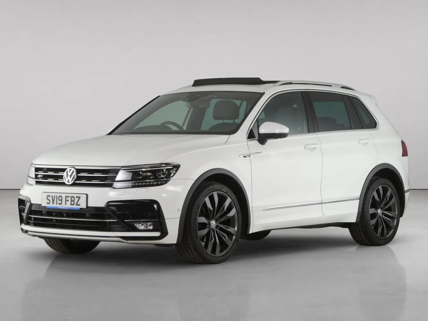 Volkswagen Tiguan view 2