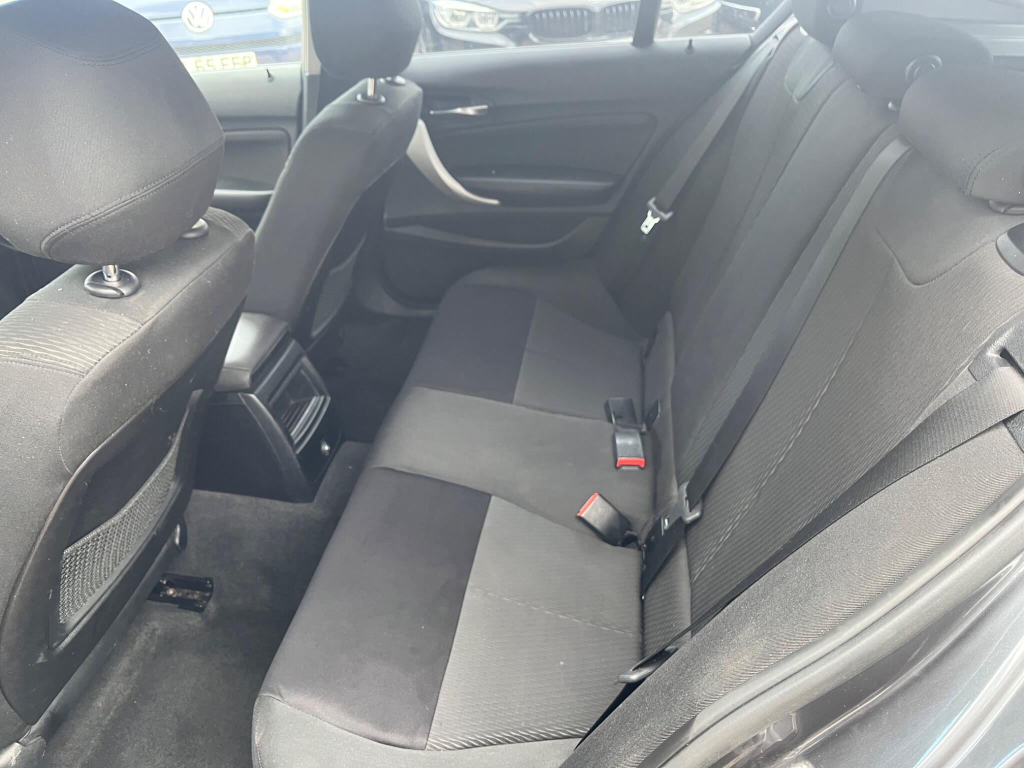 BMW 1 Series view 13