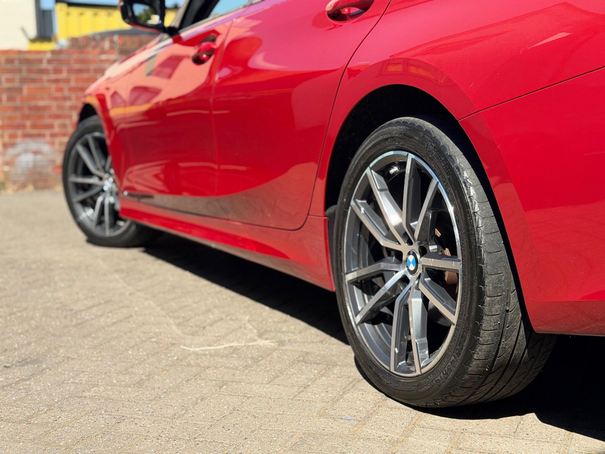 BMW 3 Series view 11