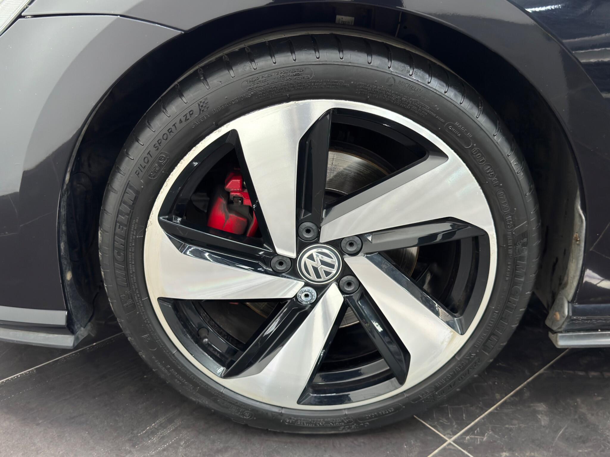 Volkswagen Golf view 64