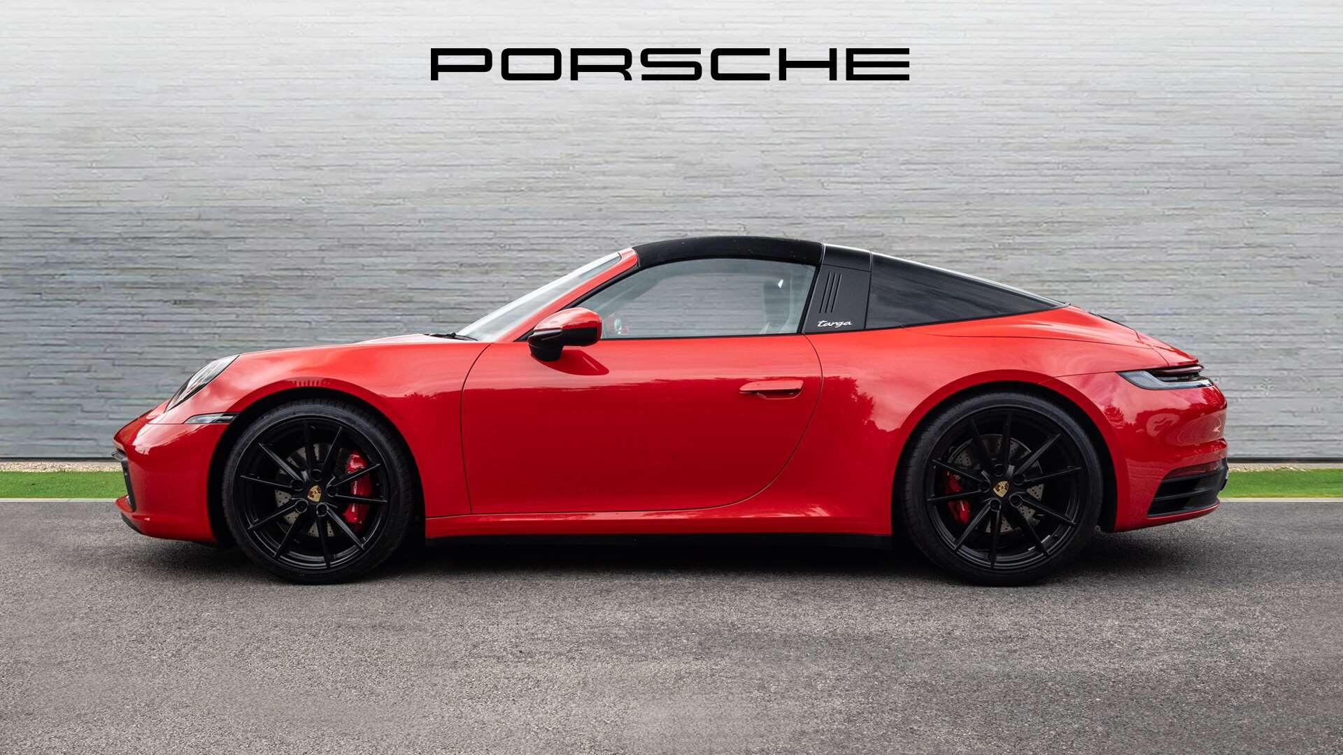 Porsche 911 view 10