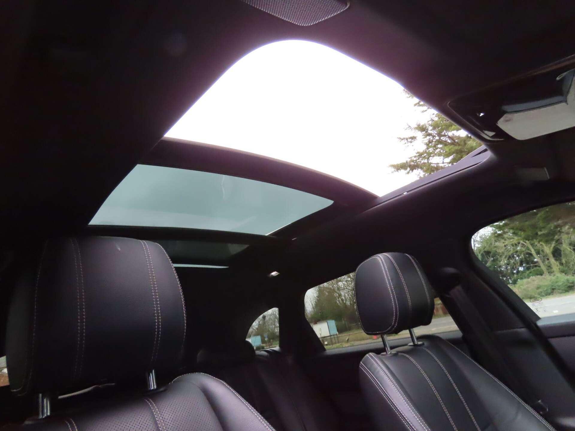 Land Rover Range Rover Velar view 19