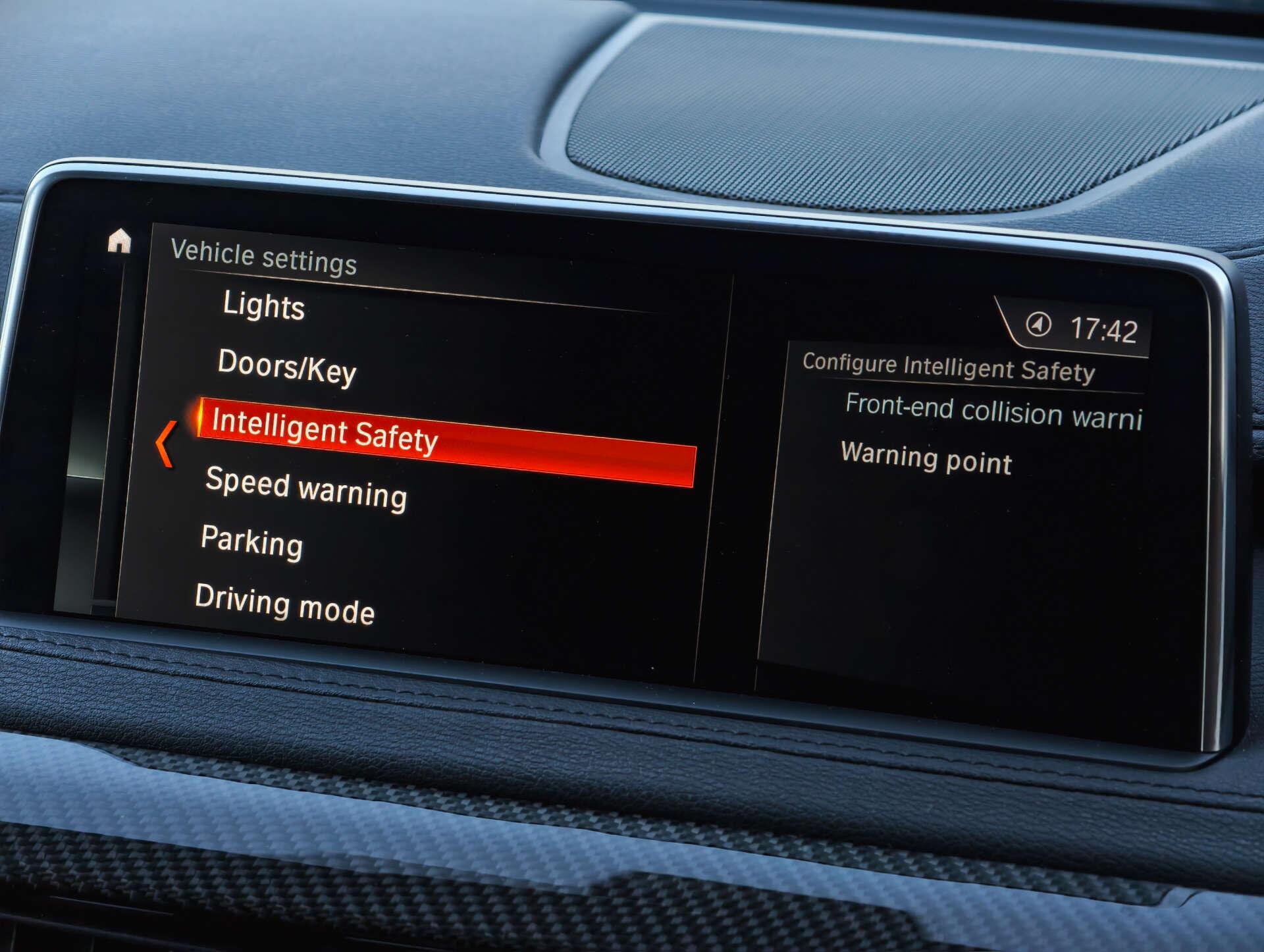 BMW X6 view 48