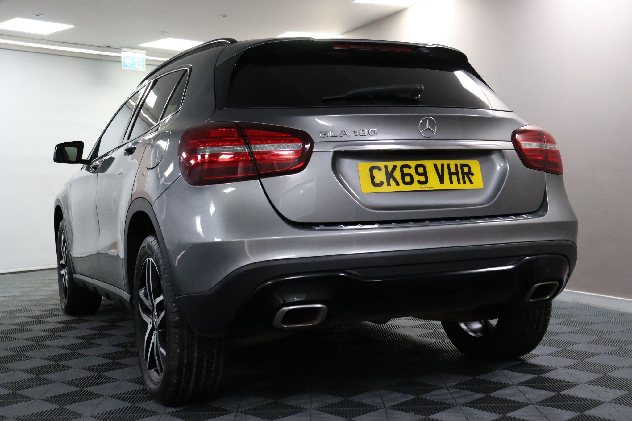 Mercedes-Benz Gla view 29