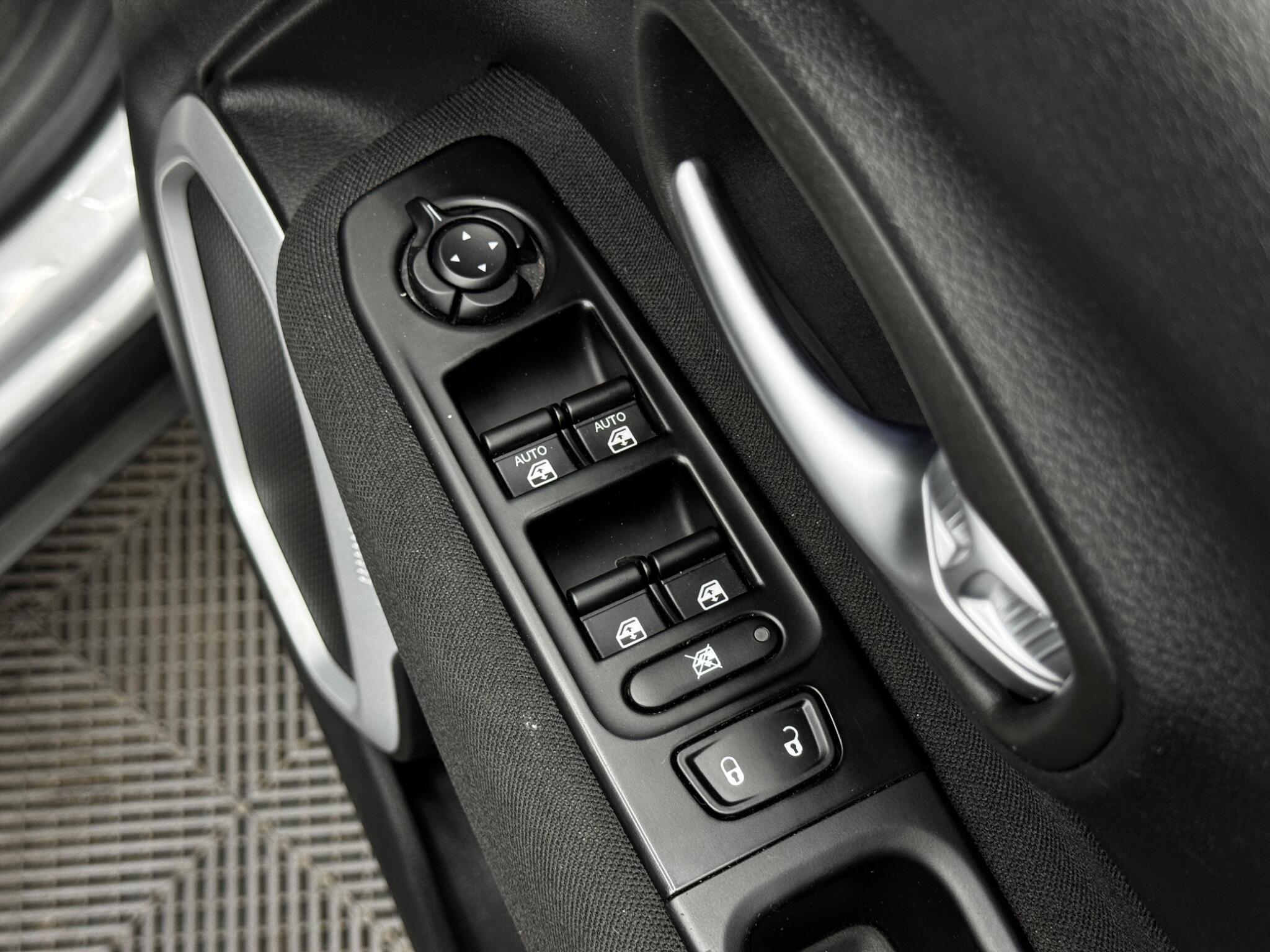 Jeep Renegade view 36