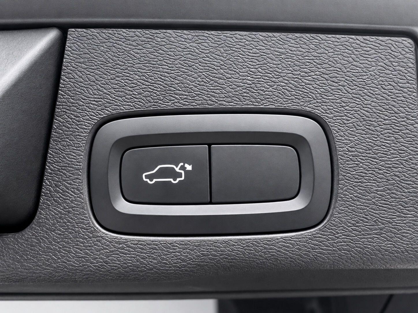 Volvo XC60 view 40