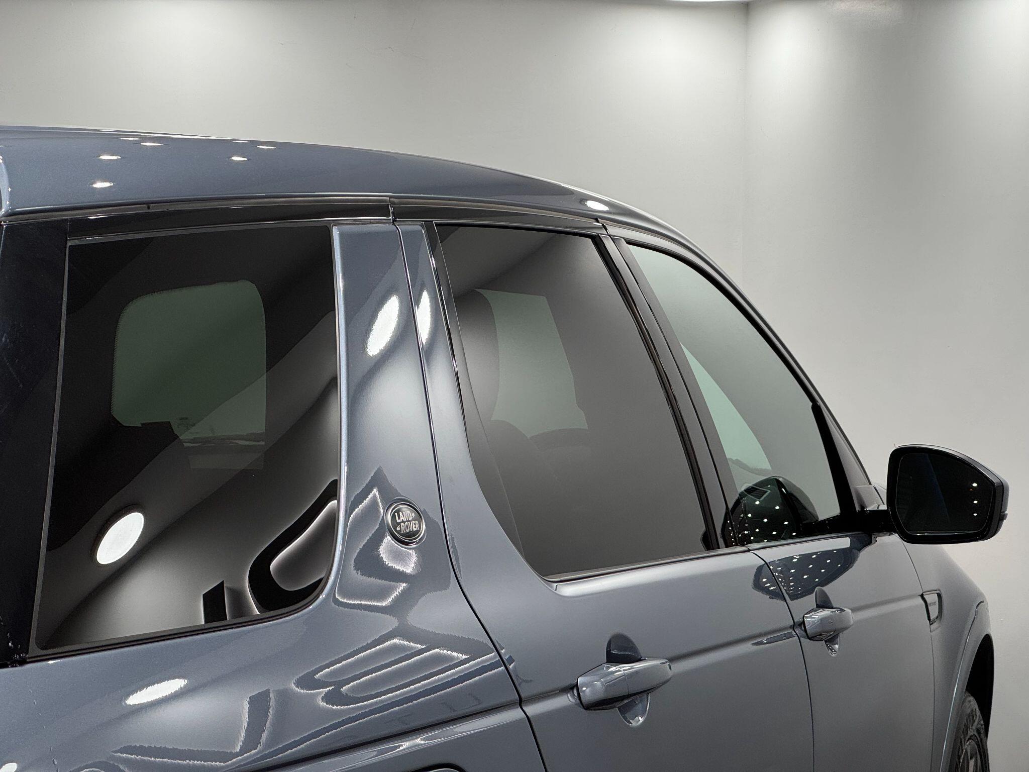 Land Rover Discovery Sport view 25