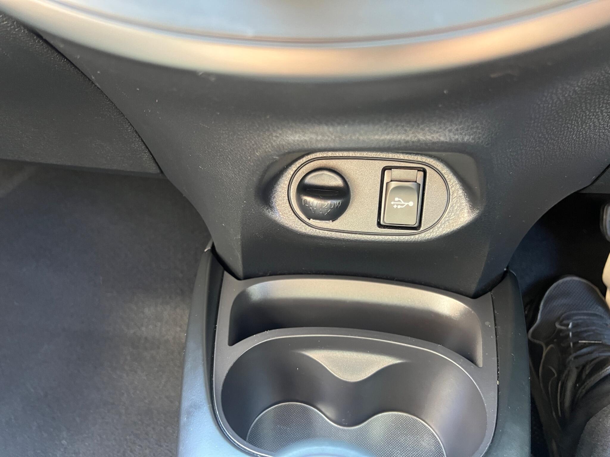 Toyota Yaris view 40