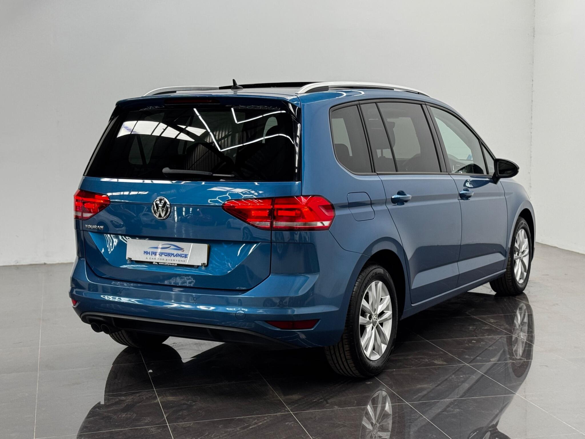 Volkswagen Touran view 77