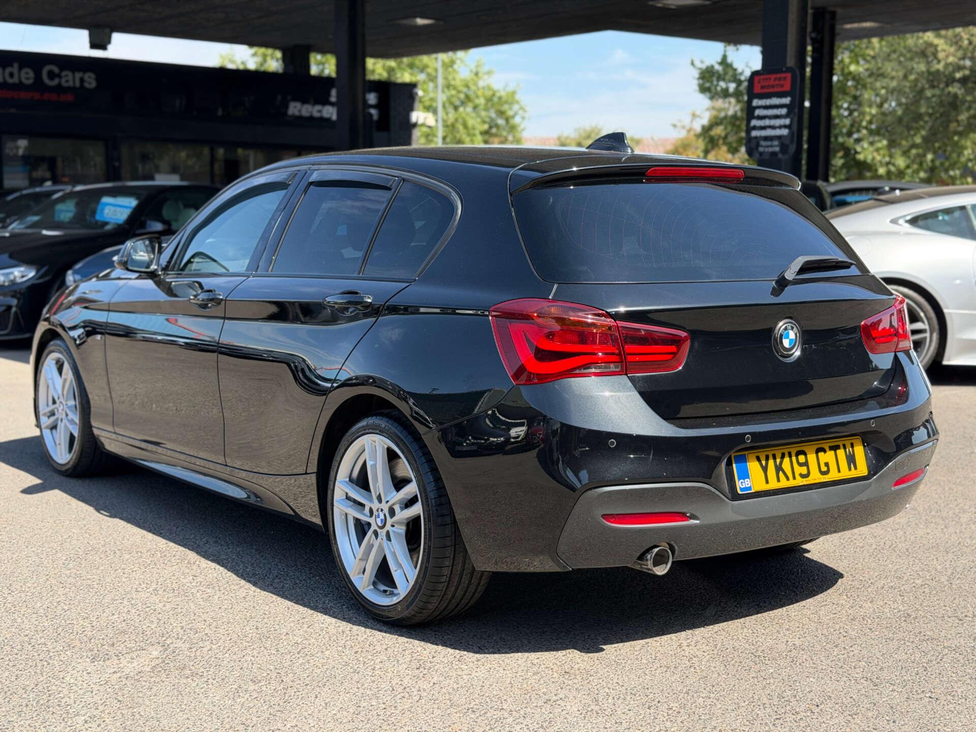BMW 1 Series view 9