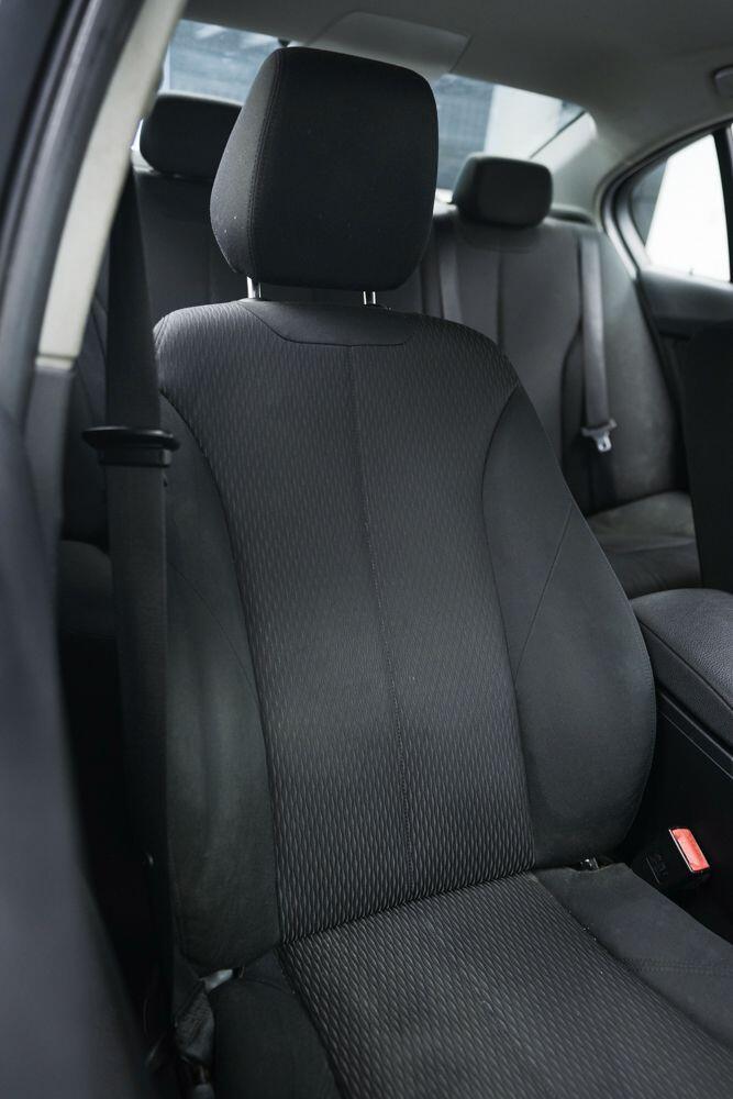 BMW 3 Series view 10
