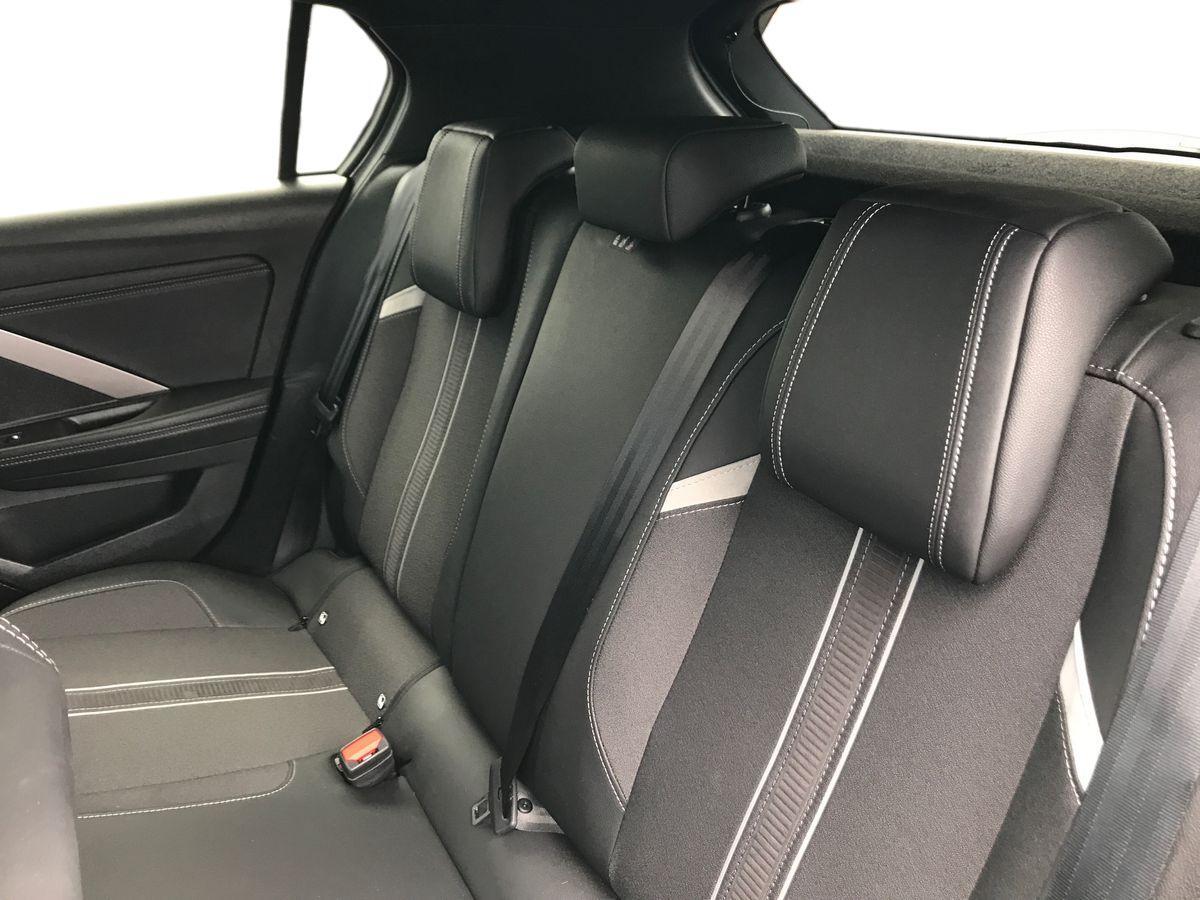Vauxhall Astra view 7