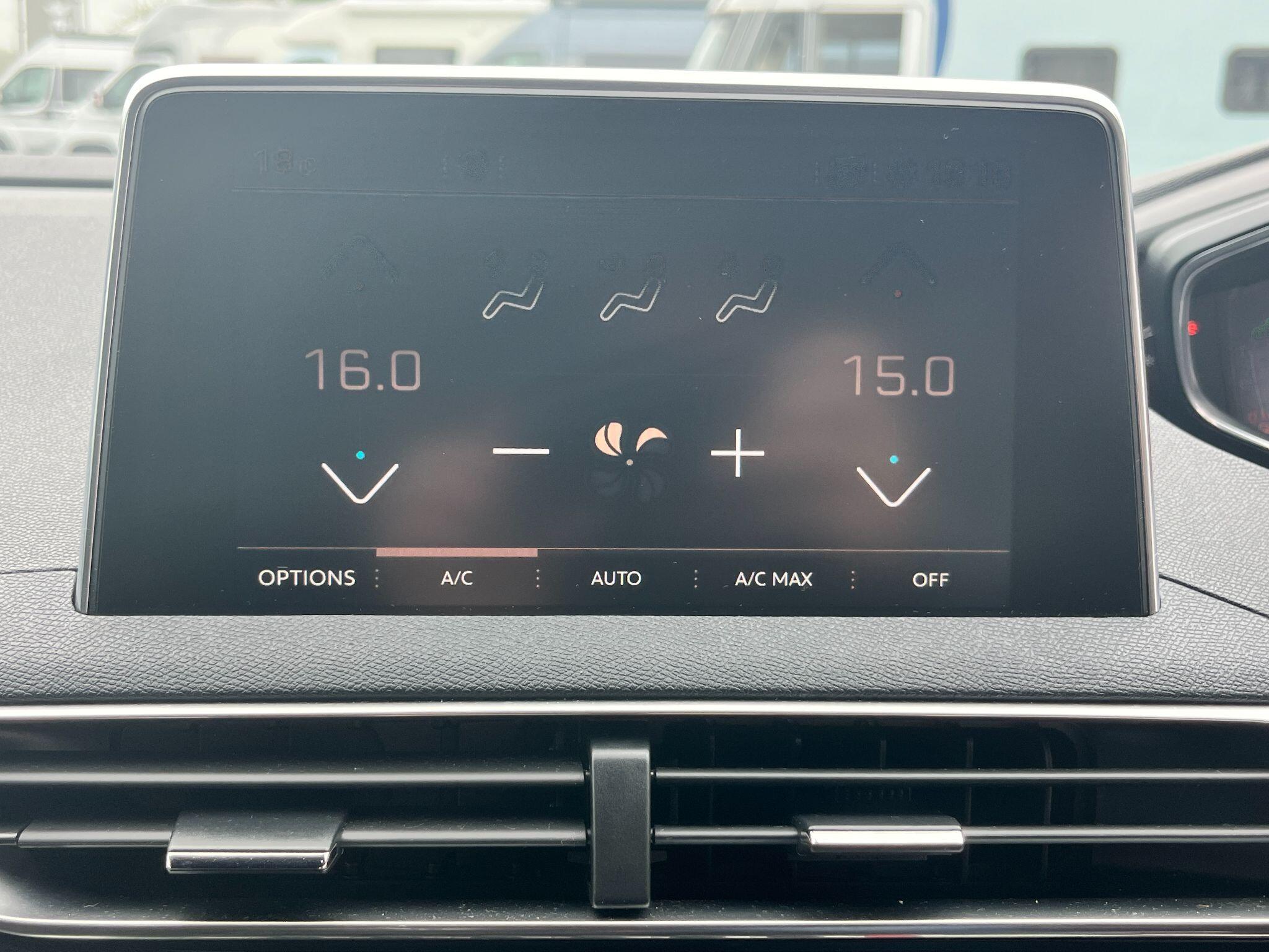 Peugeot 3008 view 20
